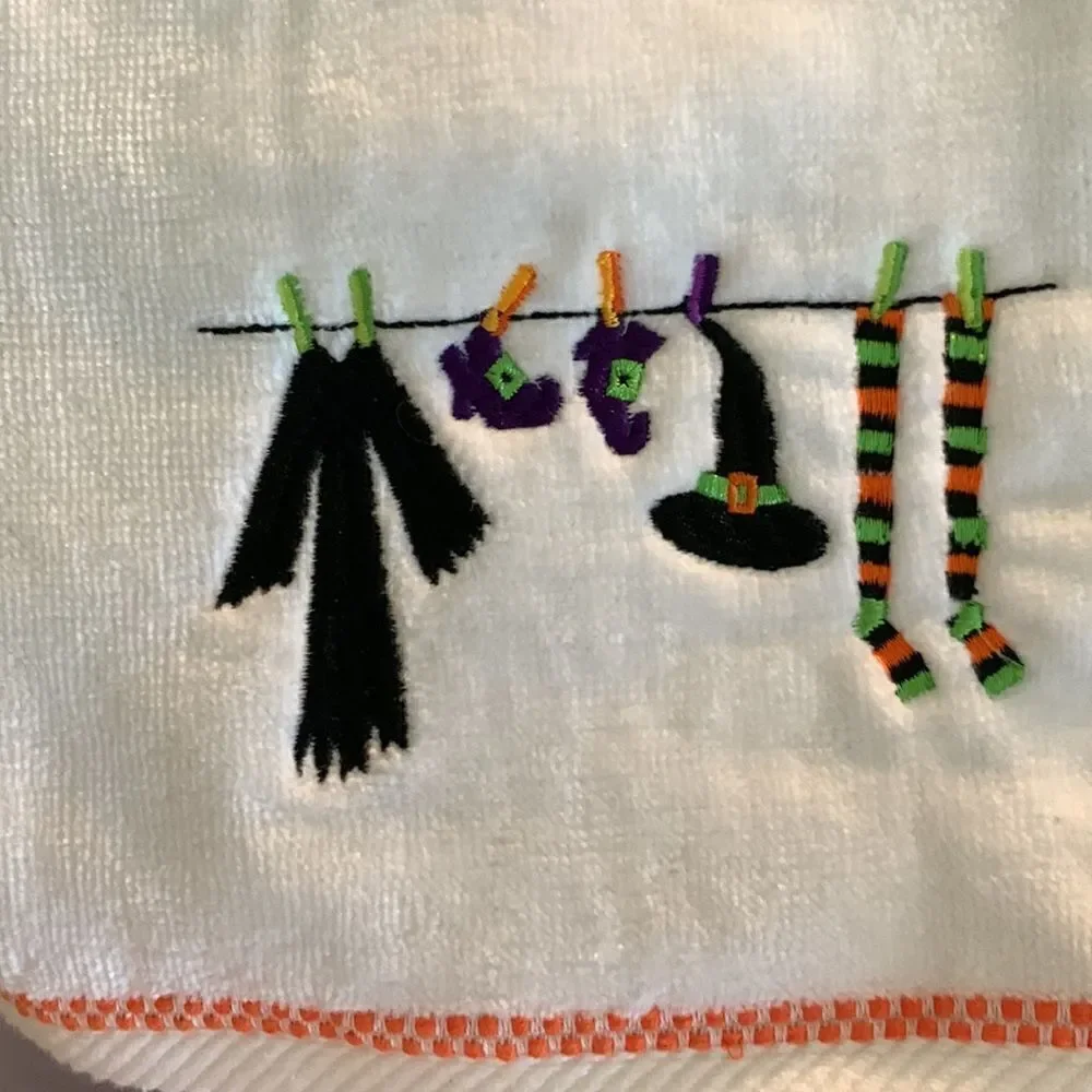 Kassatex Halloween theme towel